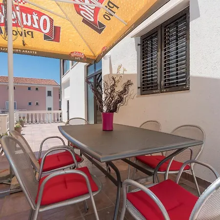 Apartment Royal M&m Makarska