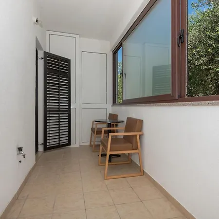 Royal M&m Apartment Makarska