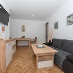 Apartman Royal M&m *